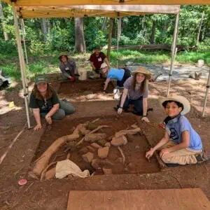 High school expedition at Walnut Hollow near the Temple and 18th century Blacksmith site
